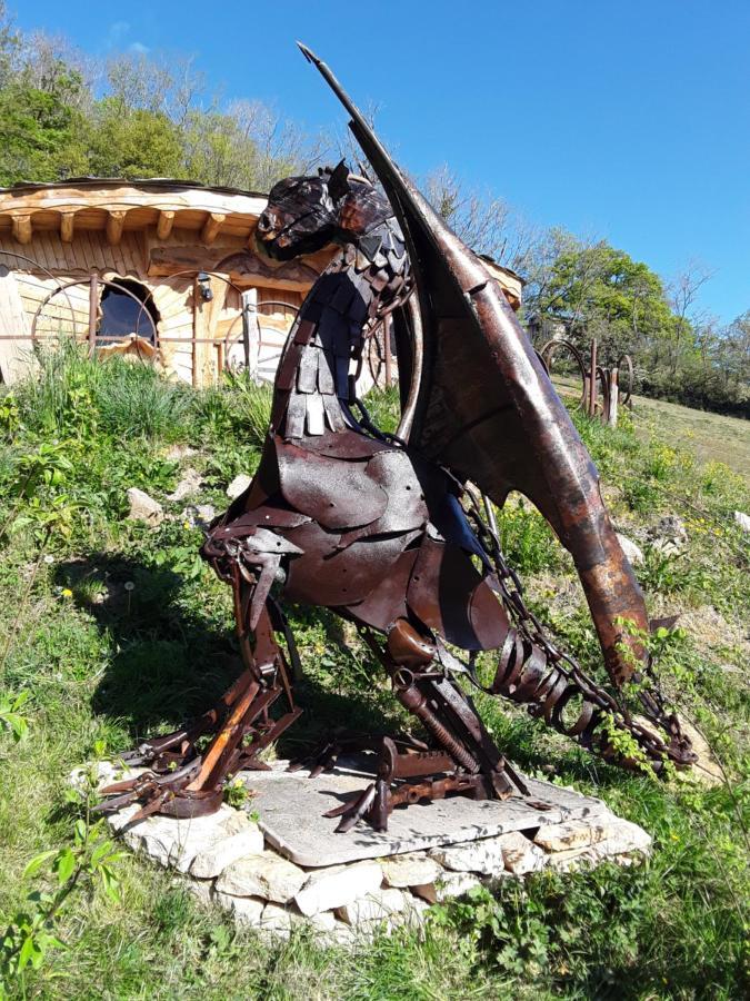 Montagny-sur-Grosne Village.Insolite מראה חיצוני תמונה