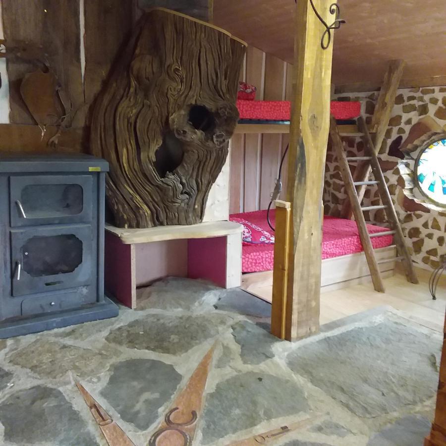Montagny-sur-Grosne Village.Insolite מראה חיצוני תמונה