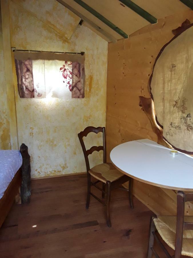 Montagny-sur-Grosne Village.Insolite מראה חיצוני תמונה