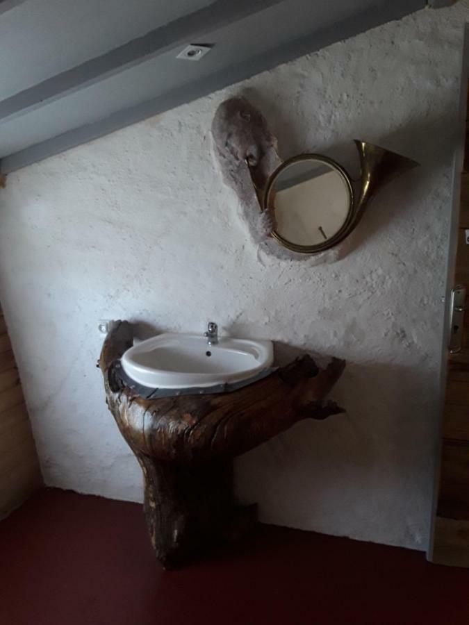 Montagny-sur-Grosne Village.Insolite מראה חיצוני תמונה
